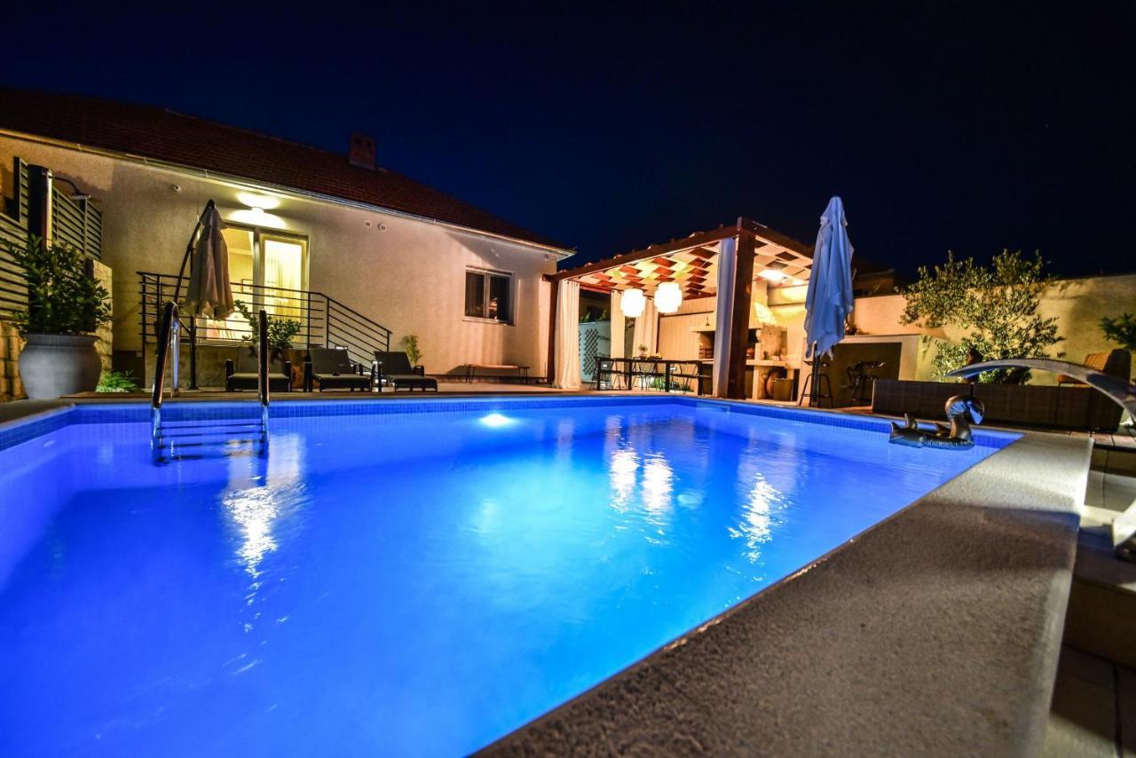 Villa Teuta Zadarvillas Exterior foto